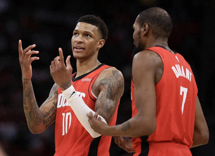 三分11中6轰31+9！巅峰汤普森诞生，恭喜火箭，低价续约赚麻了|史密斯|爵士|克雷·汤普森|乔丹-克拉克森|休斯敦火箭队_新浪体育_新浪新闻