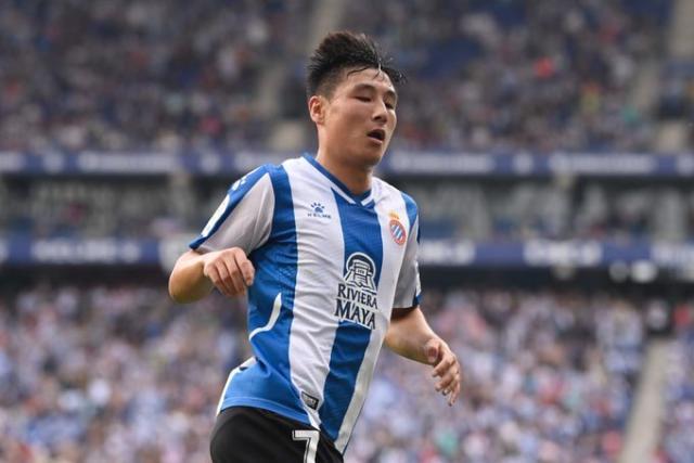 足球免费直播在线观看免费-武磊险再破巴萨球门 创造绝佳得分机会被队友浪费